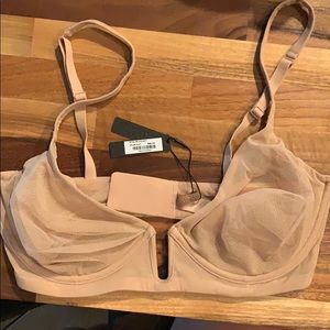 SKIMS Mesh One Wire Plunge Bra